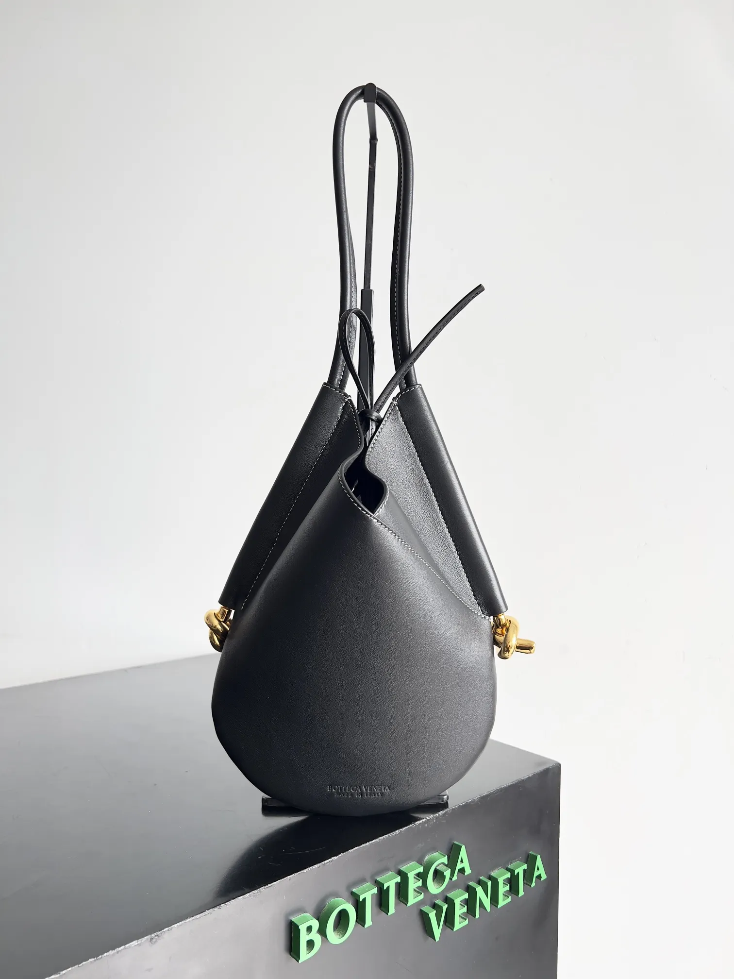 보테가베네타 솔스티스 - 이미지 2