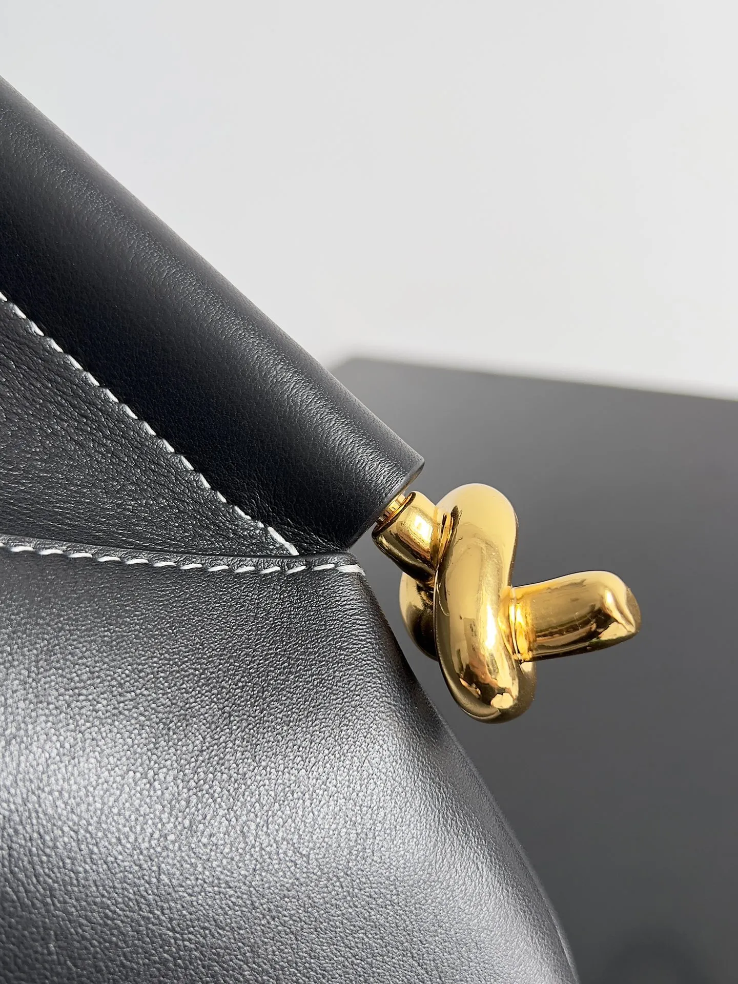 보테가베네타 솔스티스 - 이미지 10