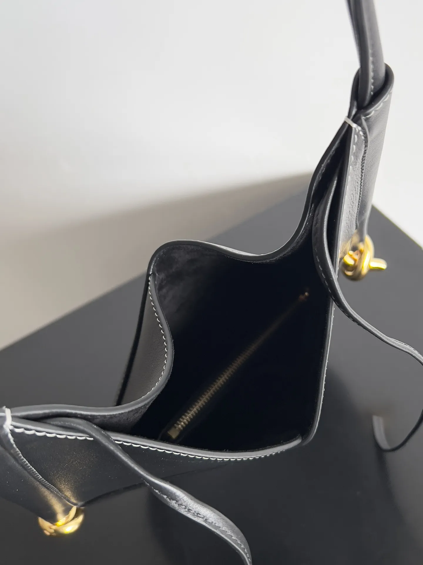 보테가베네타 솔스티스 - 이미지 8