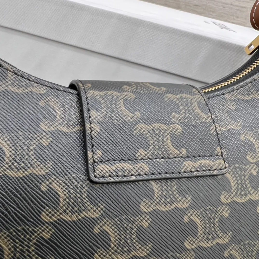 셀린느 아바백 - 이미지 17