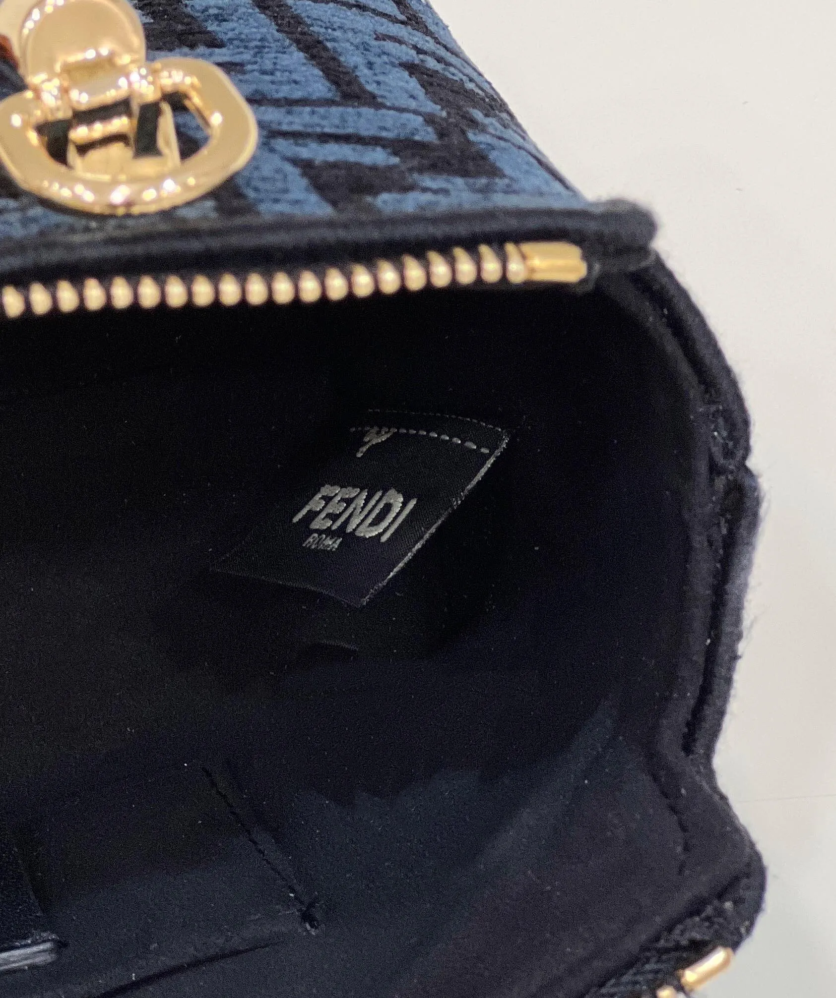 펜디 바이더웨이 보스턴 - 이미지 6