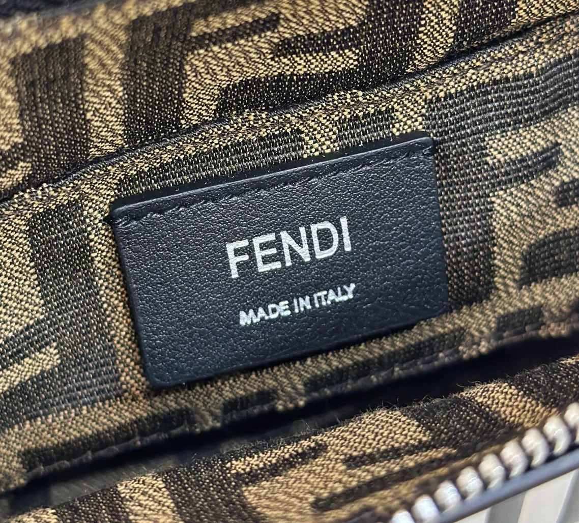 펜디 바이더웨이 보스턴 - 이미지 6