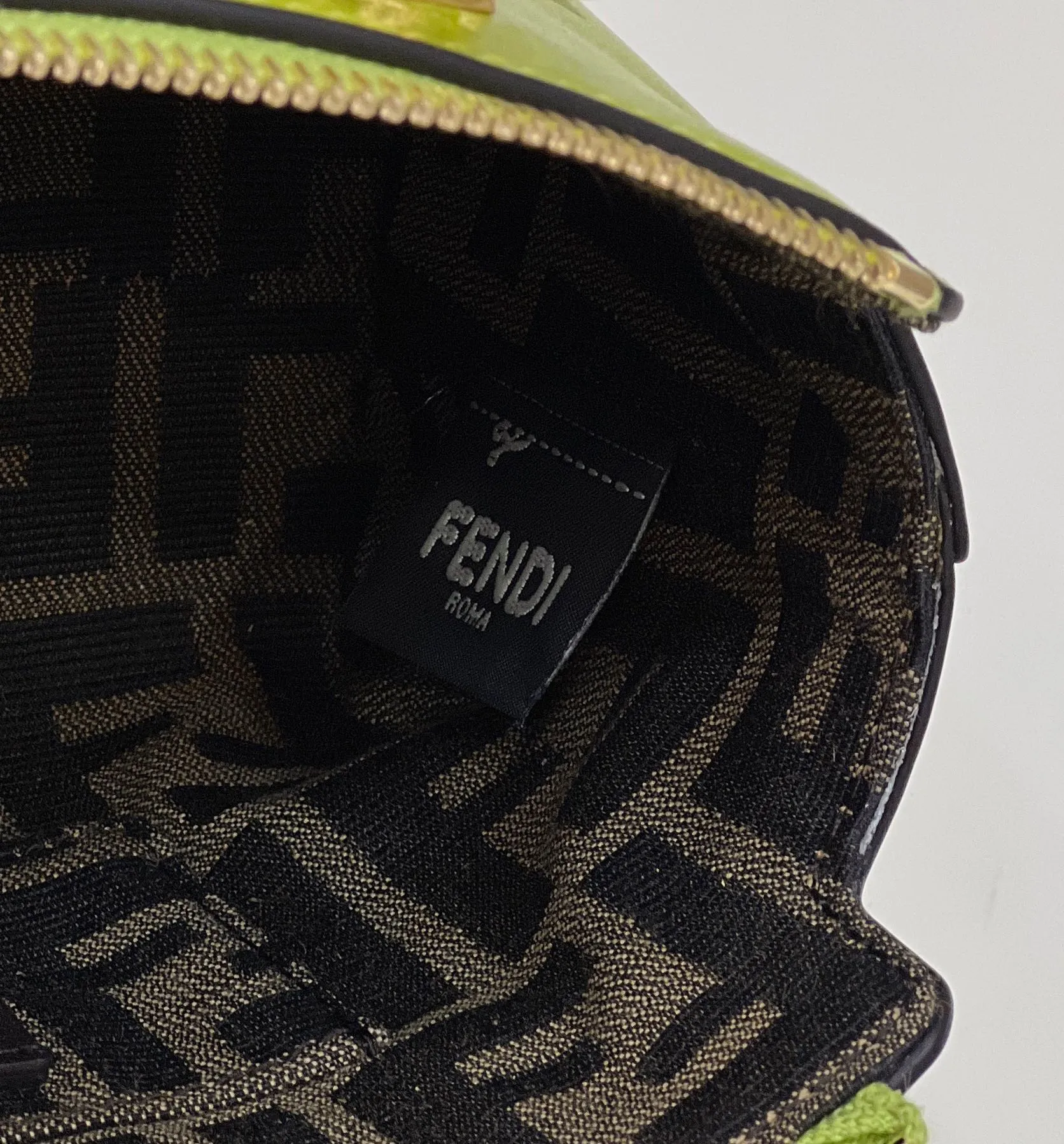 펜디 바이더웨이 보스턴 - 이미지 6