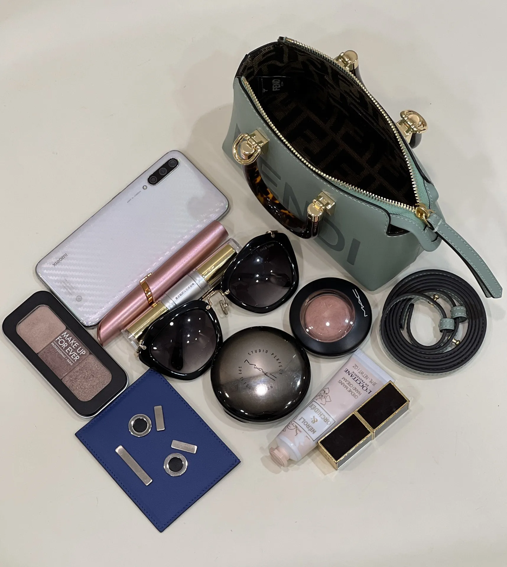 펜디 바이더웨이 보스턴 - 이미지 4