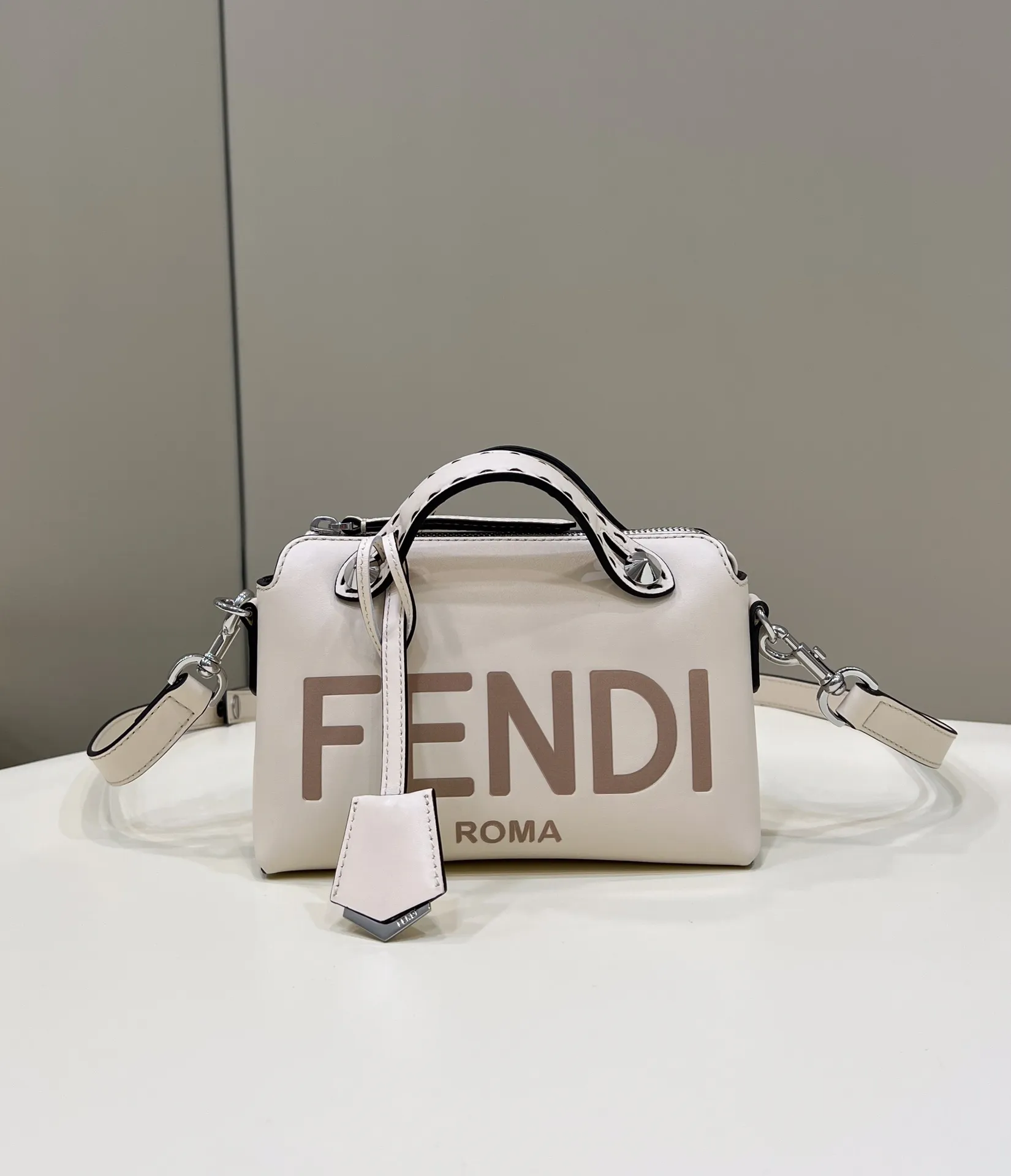 펜디 바이더웨이 - 이미지 2