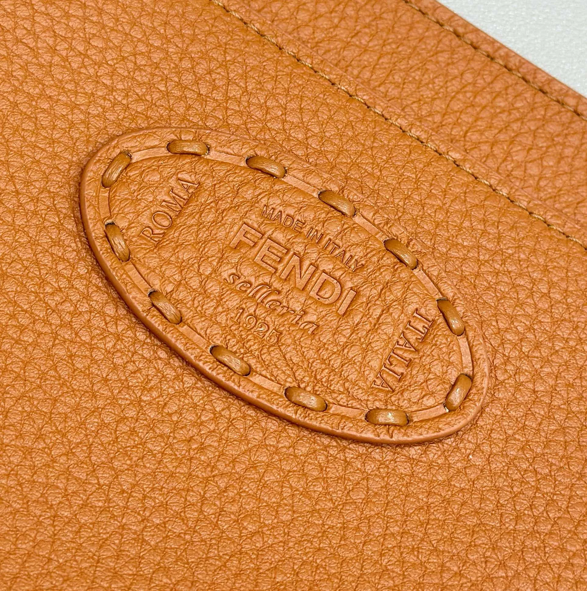 펜디 피카부 - 이미지 8