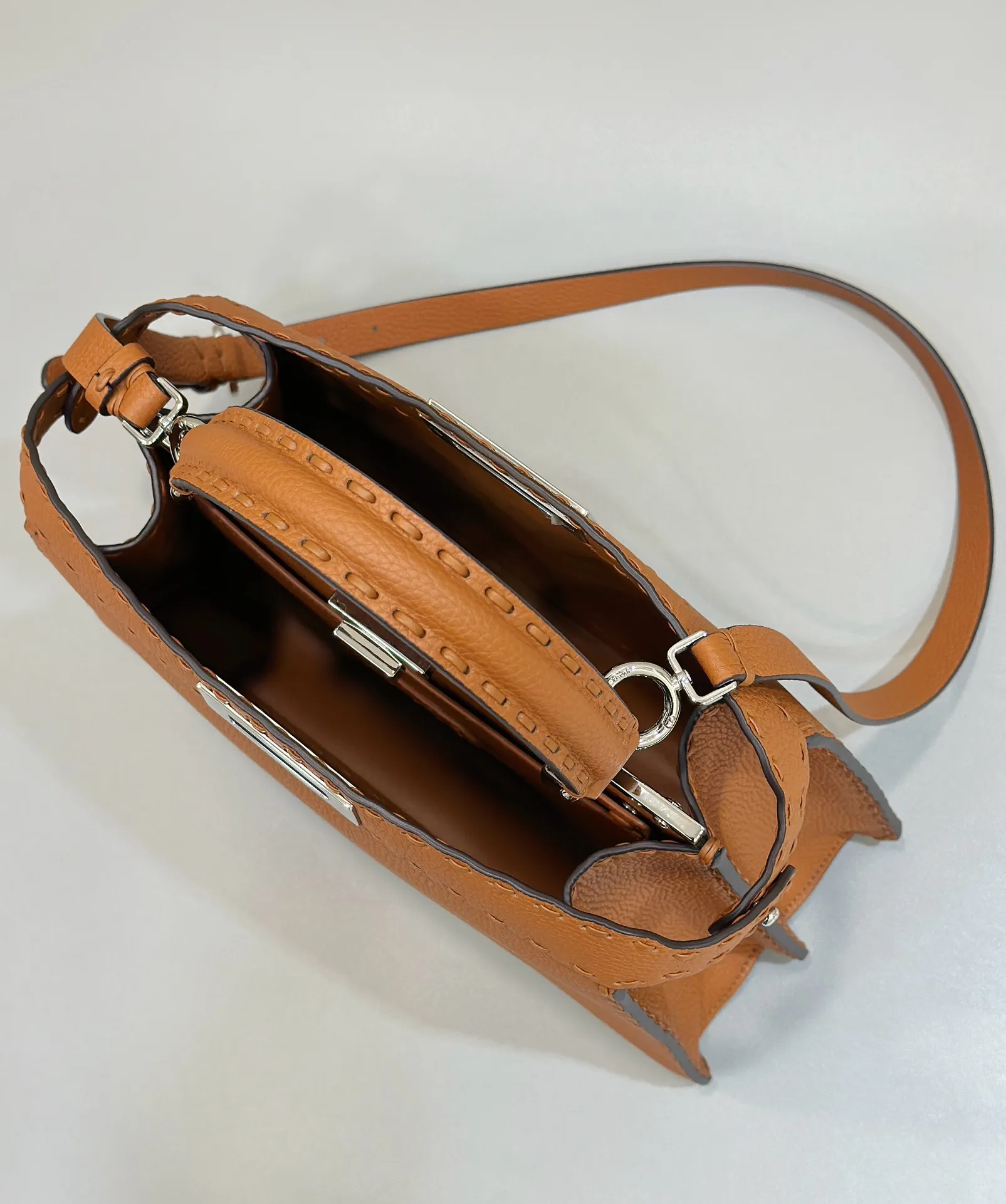 펜디 피카부 - 이미지 4