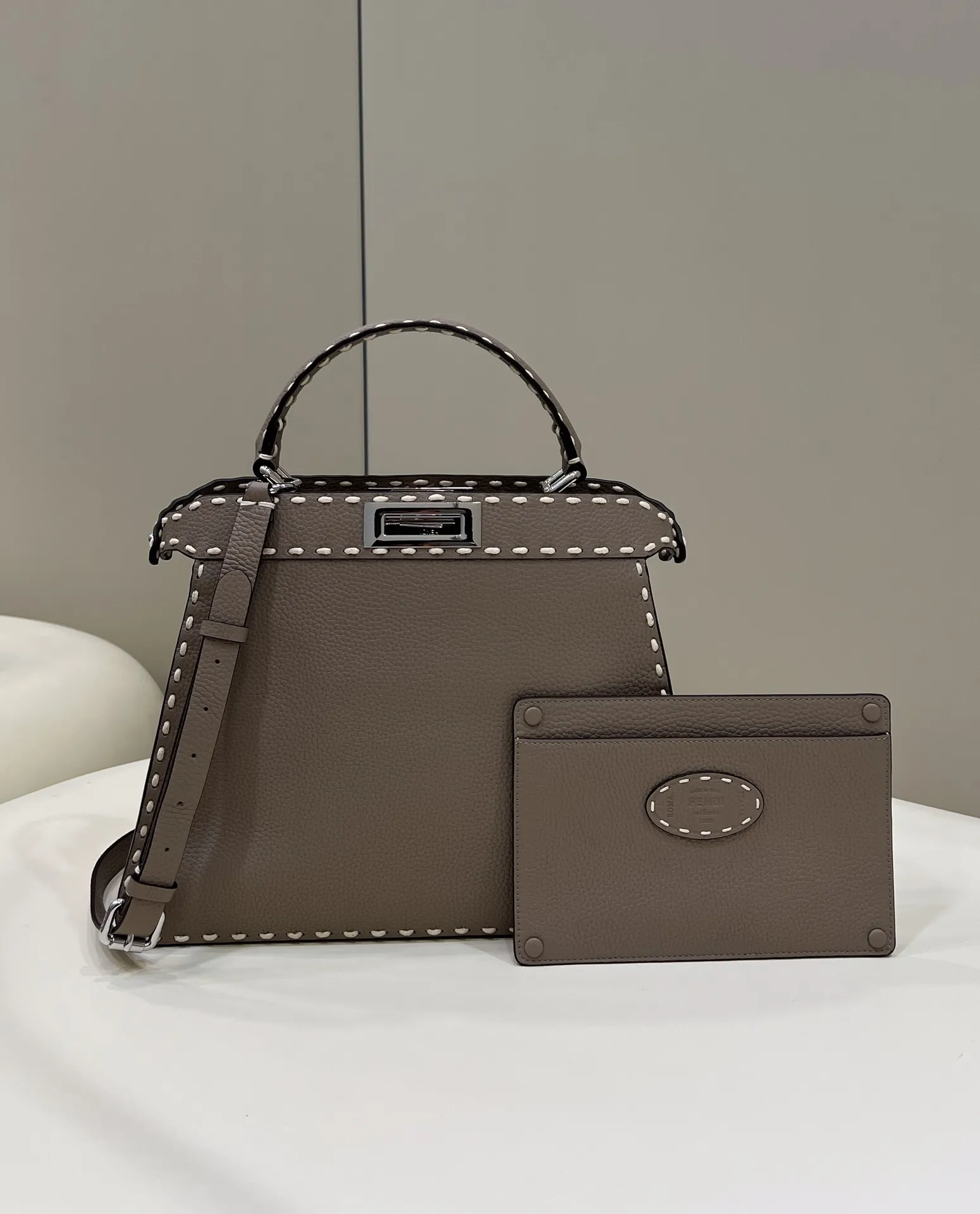 펜디 피카부 - 이미지 2