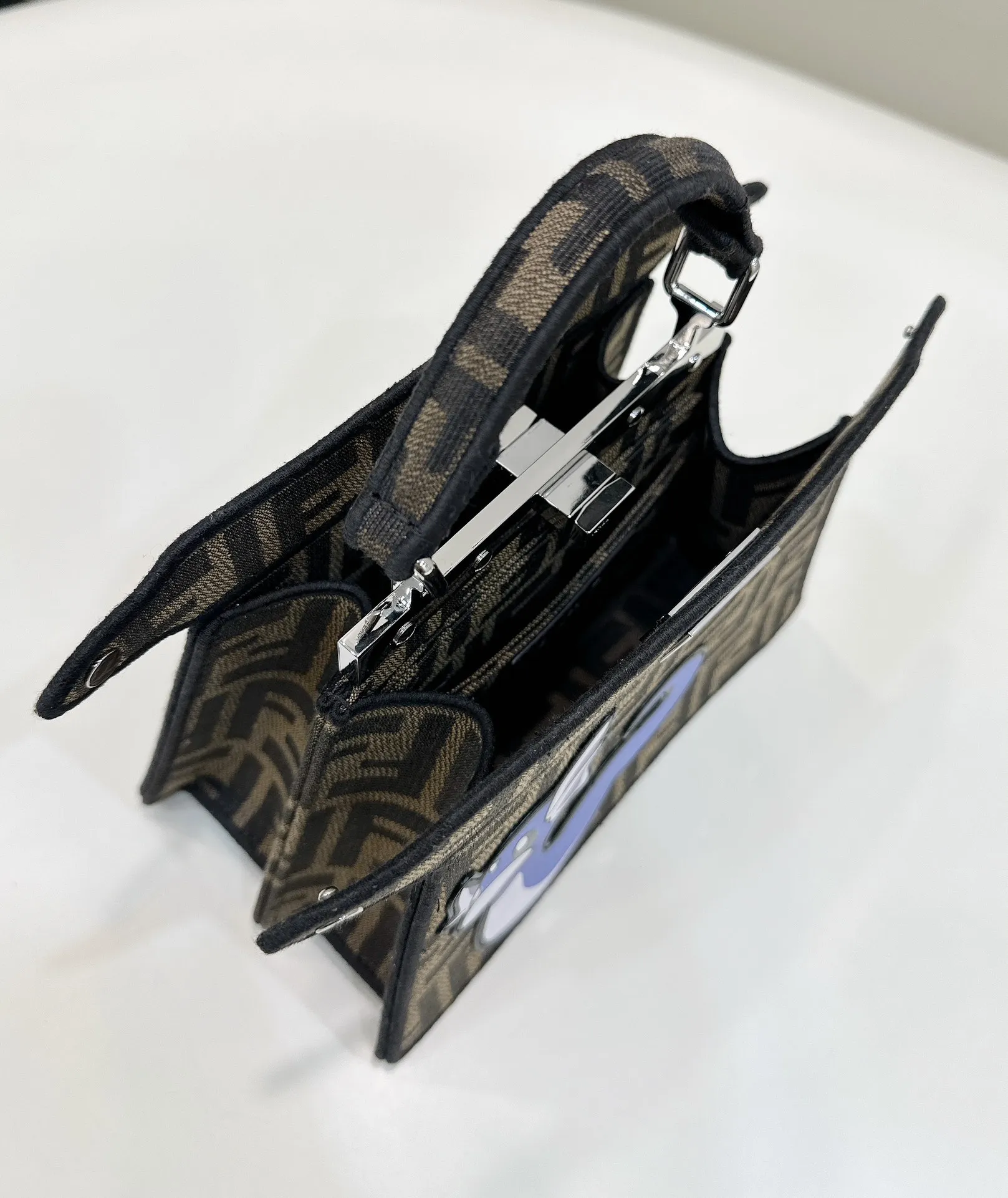 펜디 피카부 I SEE YOU - 이미지 4