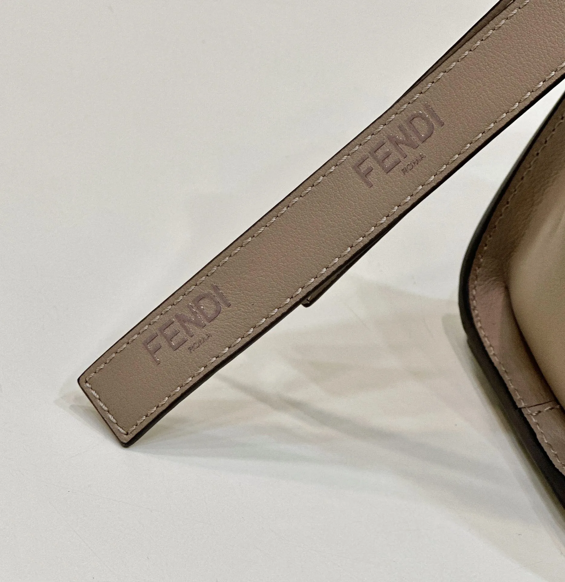 펜디 피카부 - 이미지 8