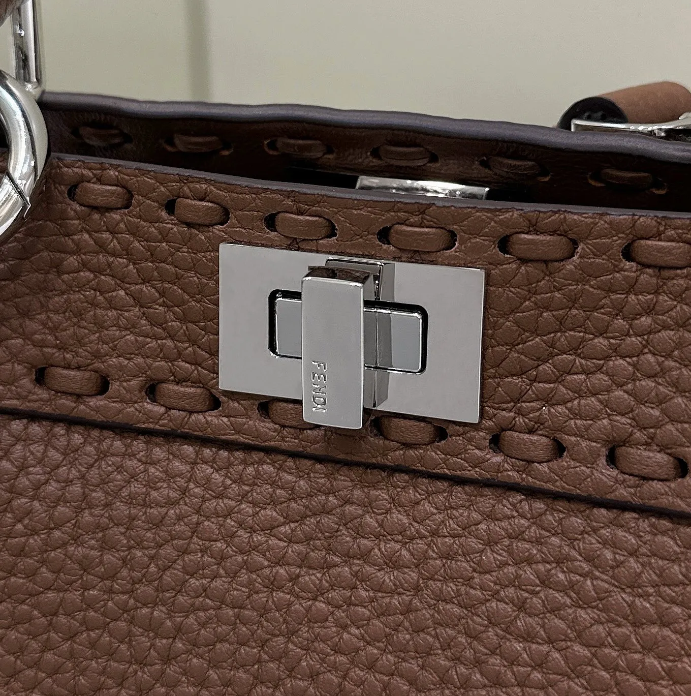 펜디 피카부 I SEE YOU - 이미지 9