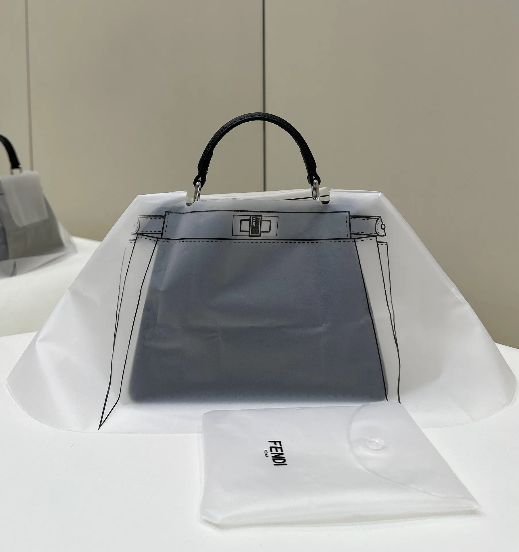 펜디 피카부 I SEE YOU - 이미지 2