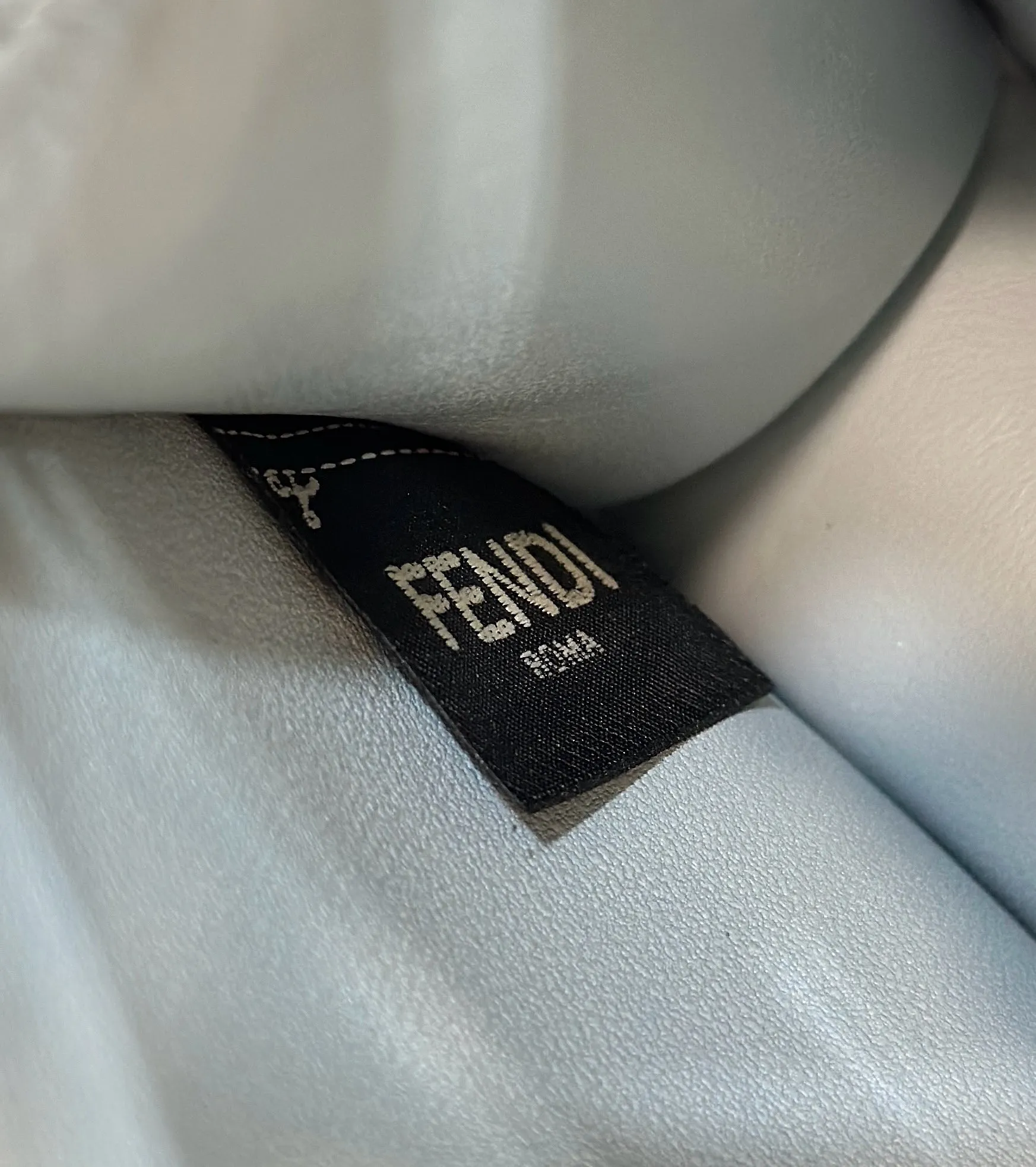 펜디 피카부 I SEE YOU - 이미지 9