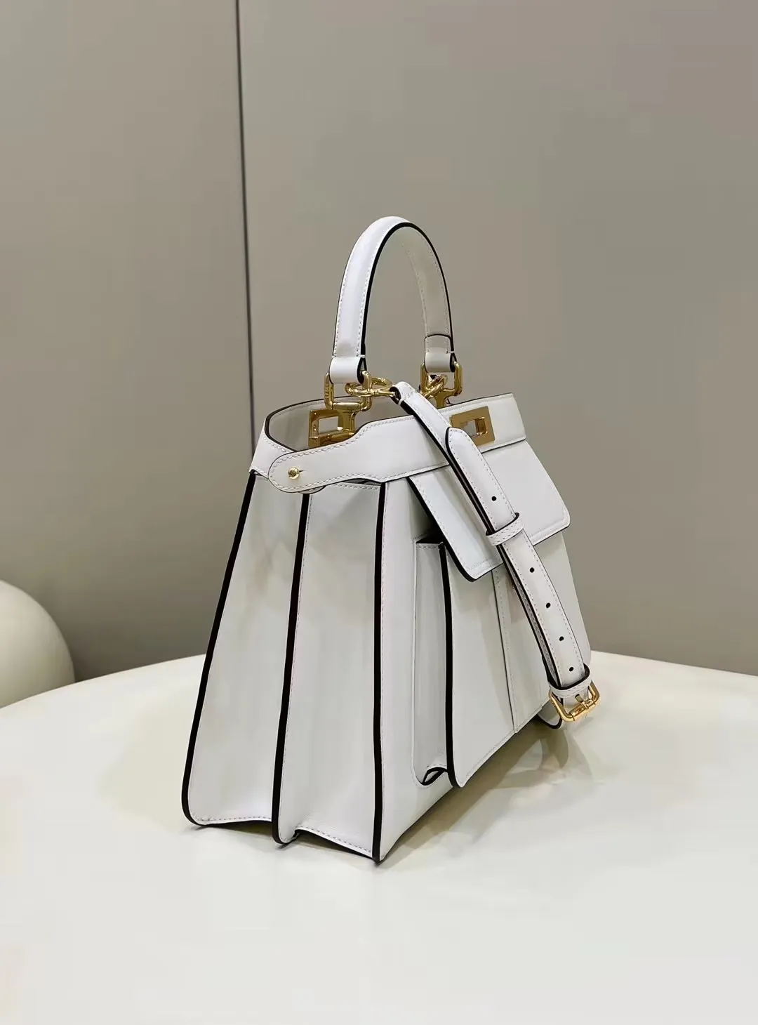 펜디 피카부 - 이미지 3