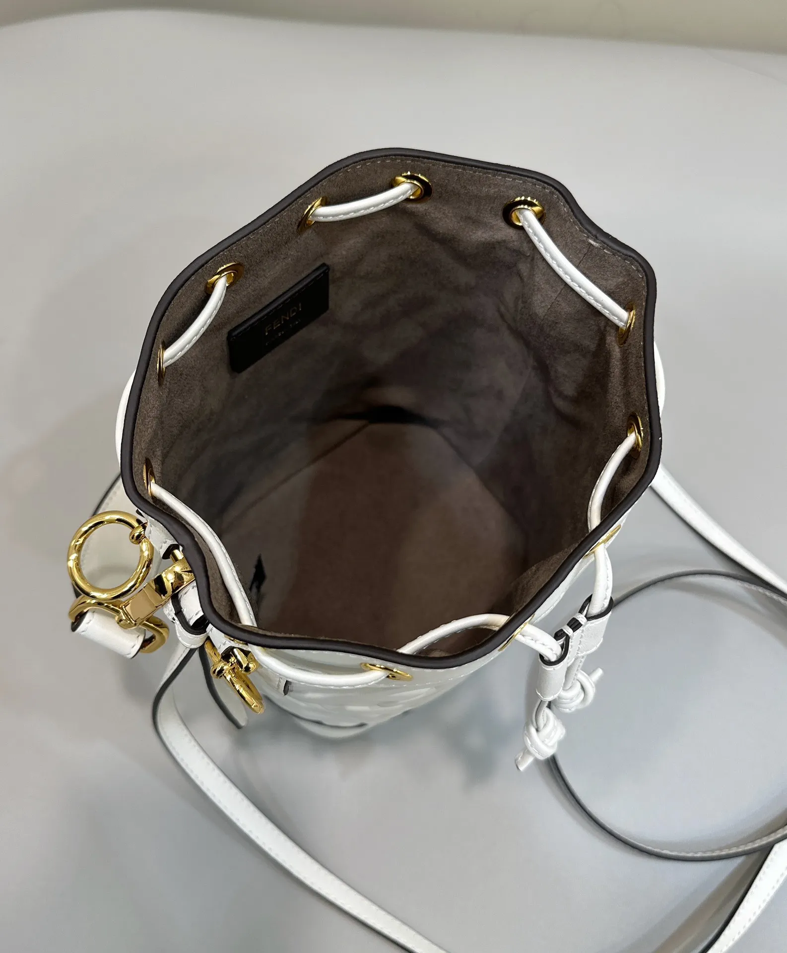 펜디 몬트레조 - 이미지 3