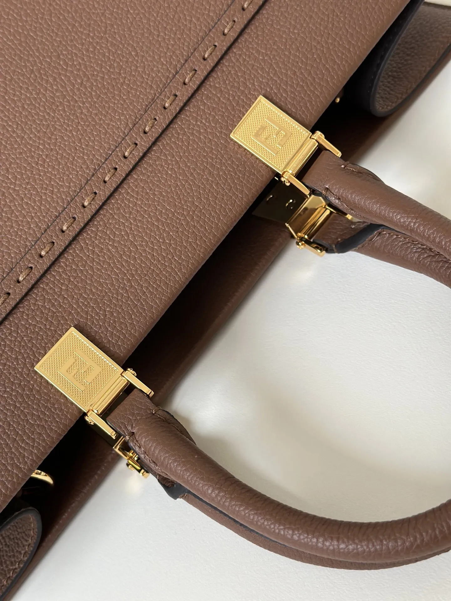 펜디 토트 - 이미지 9