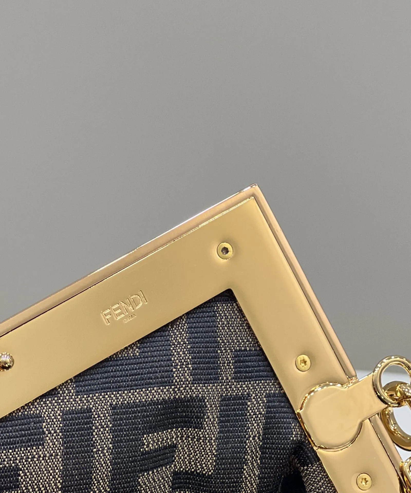 펜디 퍼스트 - 이미지 8