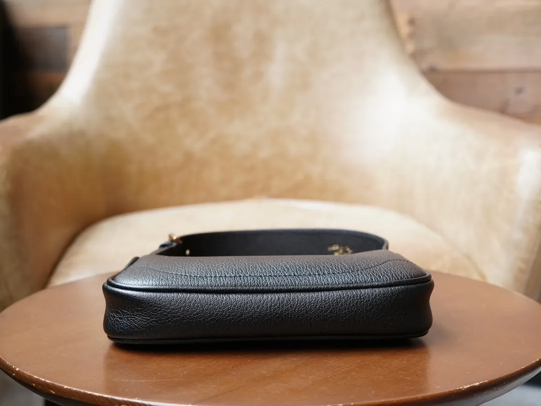 구찌 아프로디테 미니 숄더백 - 이미지 4