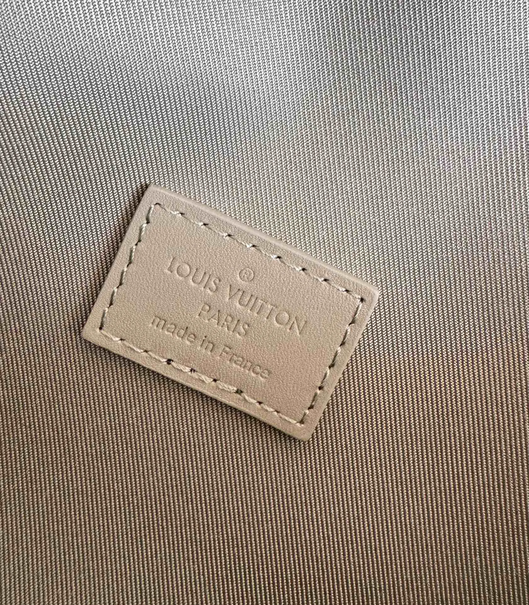 루이비통 스티머웨어러블월릿기타모노그램 - 이미지 10