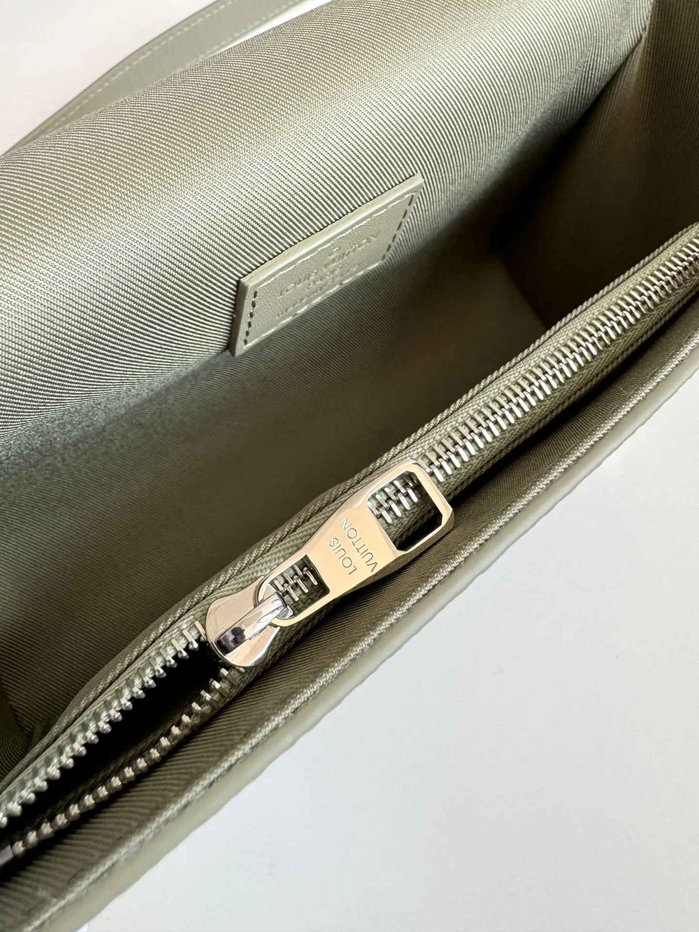 루이비통 스티머웨어러블월릿기타모노그램 - 이미지 9