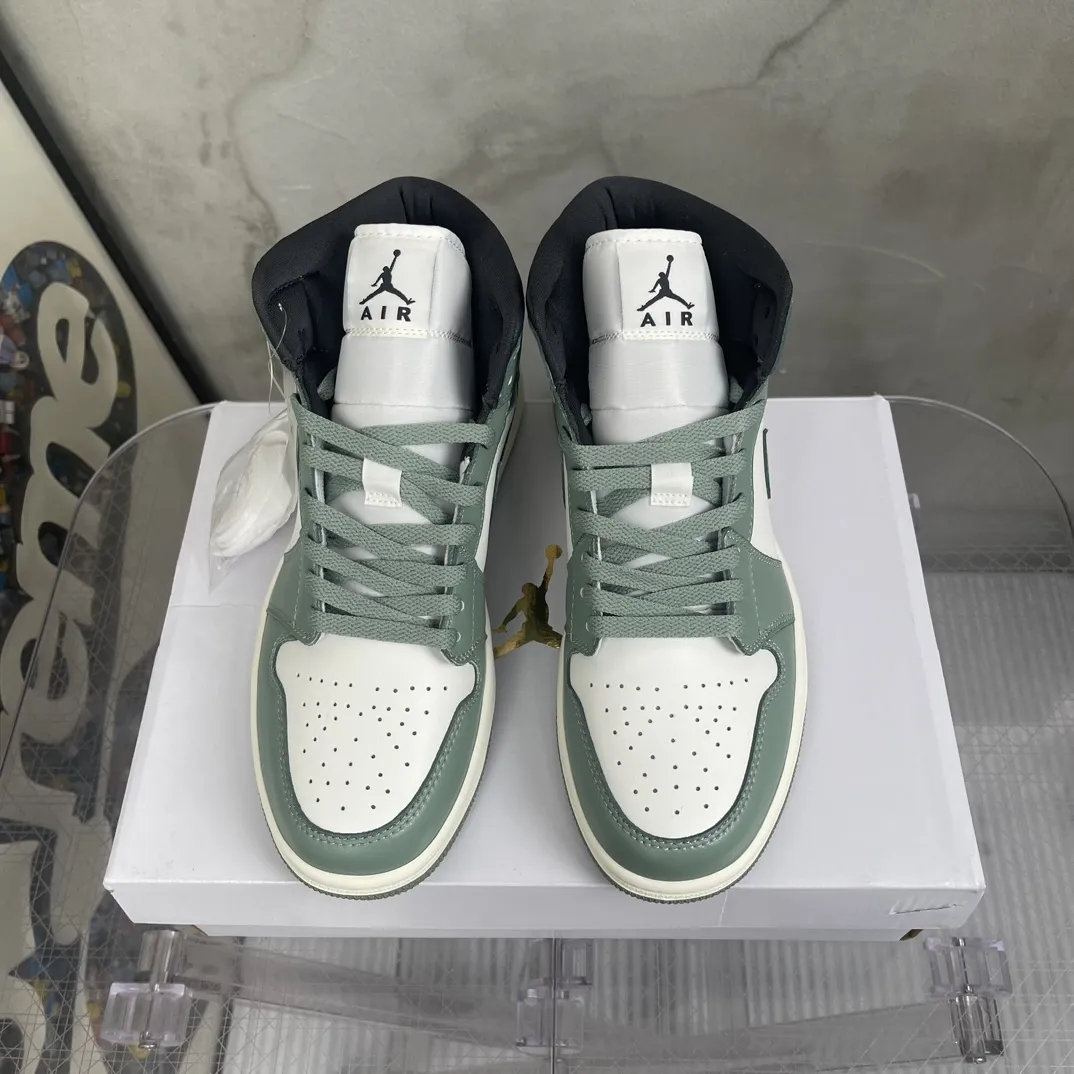 나이키 Air Jordan 1 mid - 이미지 2