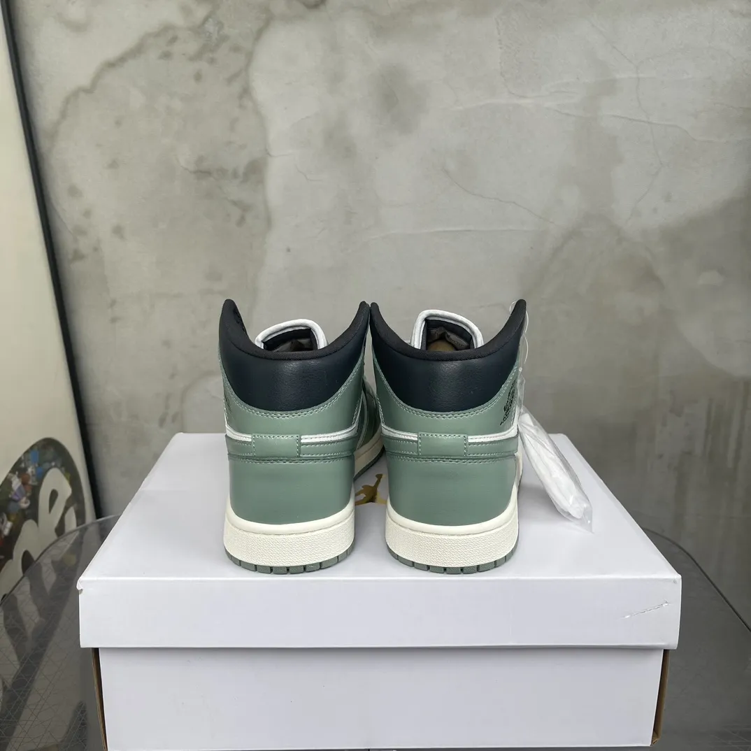 나이키 Air Jordan 1 mid - 이미지 5