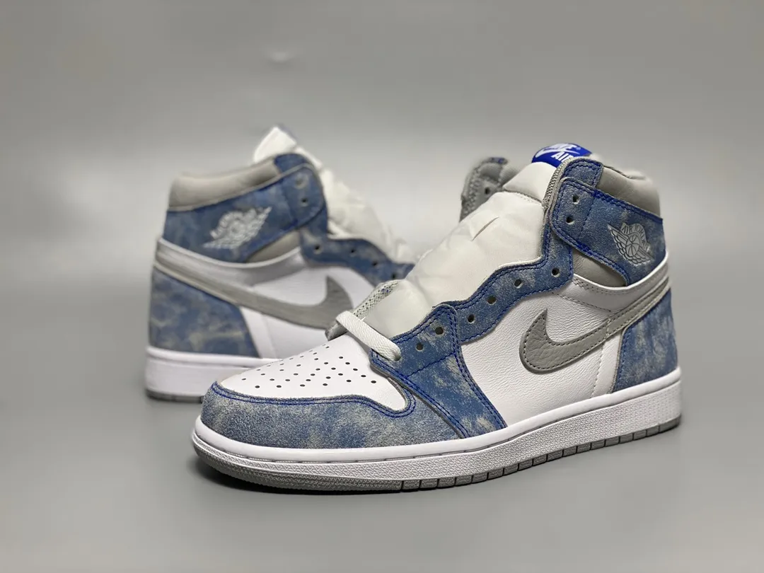 나이키 Air Jordan 1 Retro High OG Hyper Royal - 이미지 3