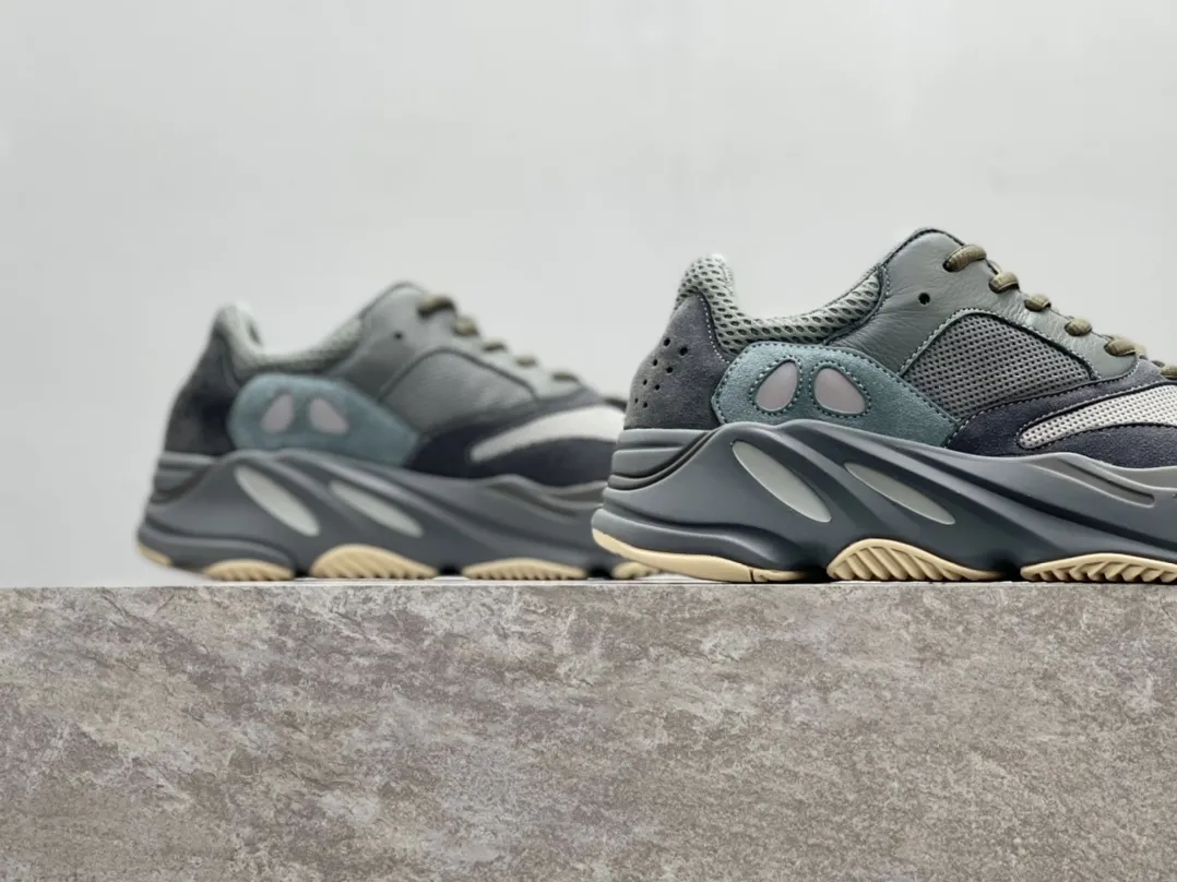 아디다스 YeeZy 700 - 이미지 5