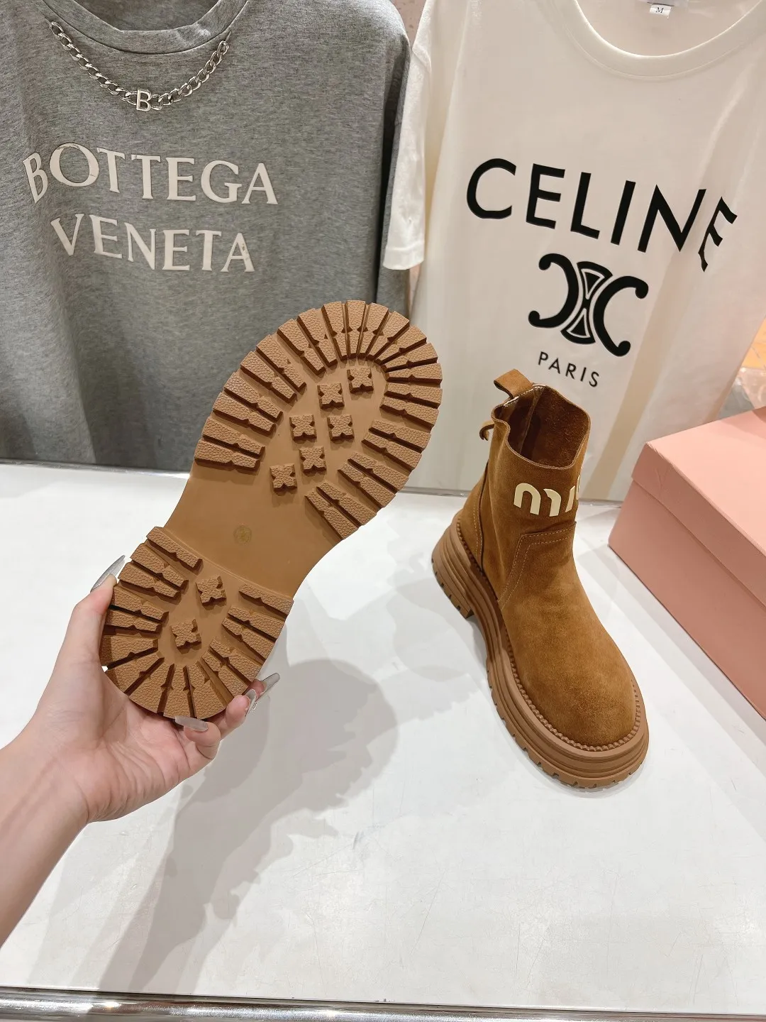 미우미우 워커부츠 - 이미지 10