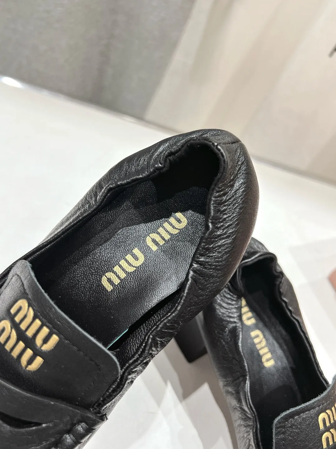 미우미우 펌프스 - 이미지 9